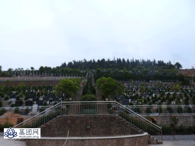 白马山公墓